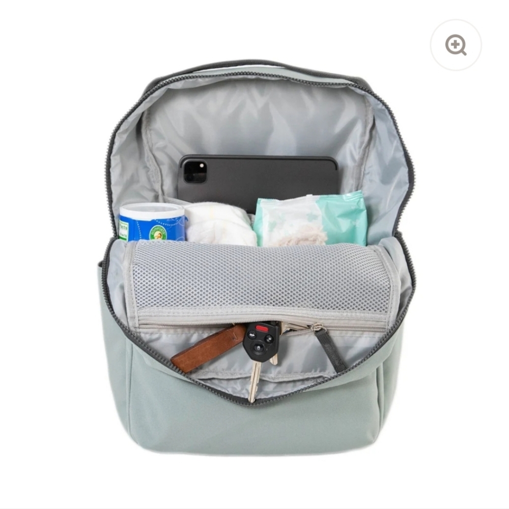 Red Rovr Roo Diaper Backpack - Picture 9 of 10